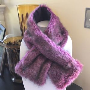 Faux Fur Dark Pink & Black Scarf ✨NWOT✨